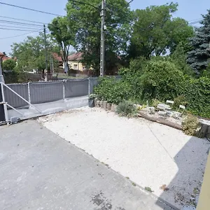 Hi-bp Garden Batsanyi Tiny House Near The Train With Free Parking Apartmán